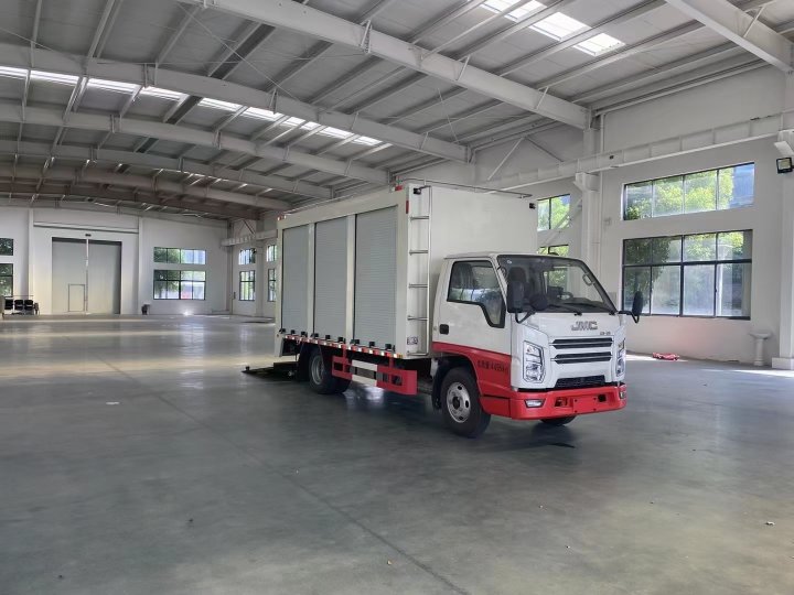 江铃顺达装备车